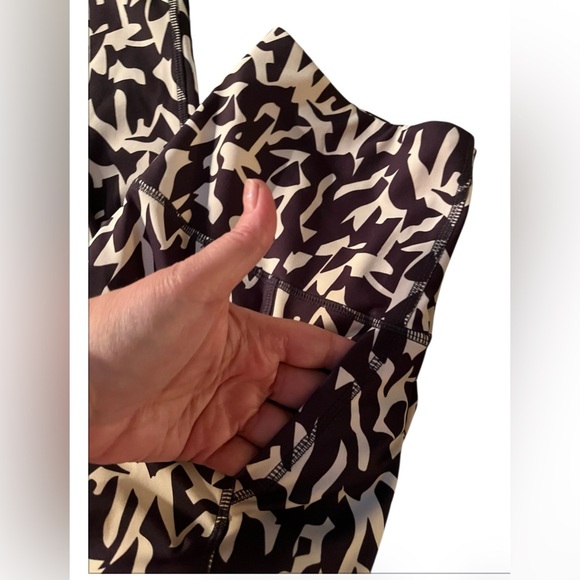 MOVE THEOLOGY PRINT LEGGING - Picture 10 of 14